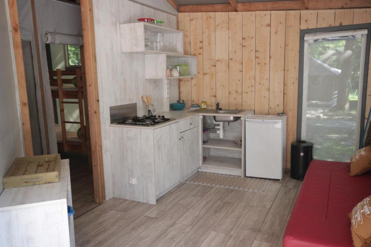 Camping L'Ilot Du Chail Sansais Dış mekan fotoğraf