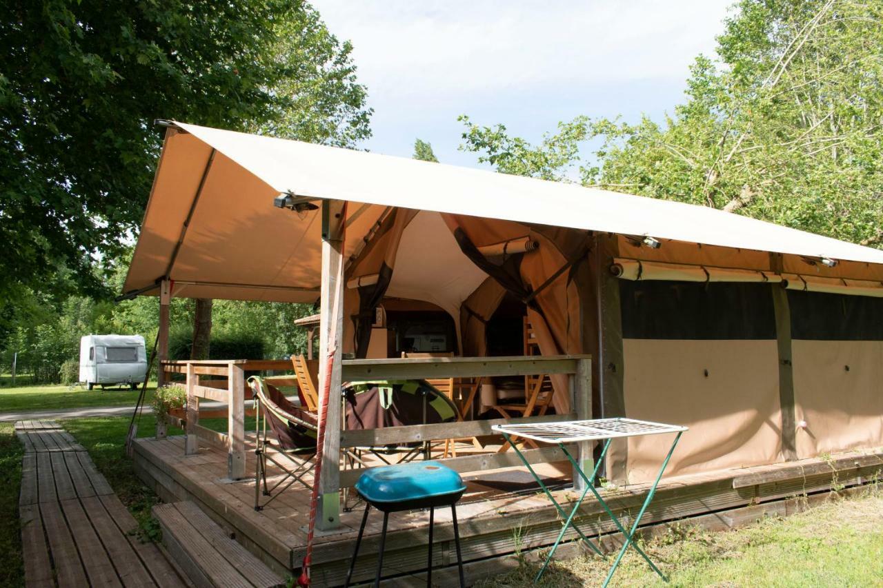 Camping L'Ilot Du Chail Sansais Dış mekan fotoğraf